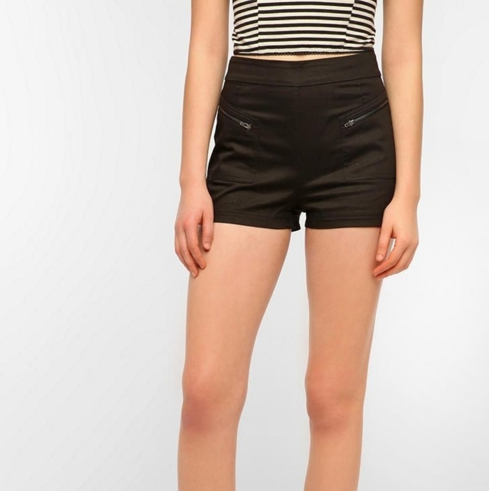 Uo Silence + Noise hi rise shorts size 6